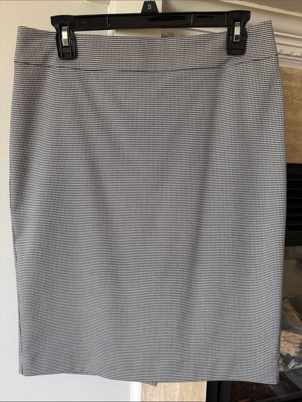 Ann Taylor Black & White Houndstooth Pencil Skirt